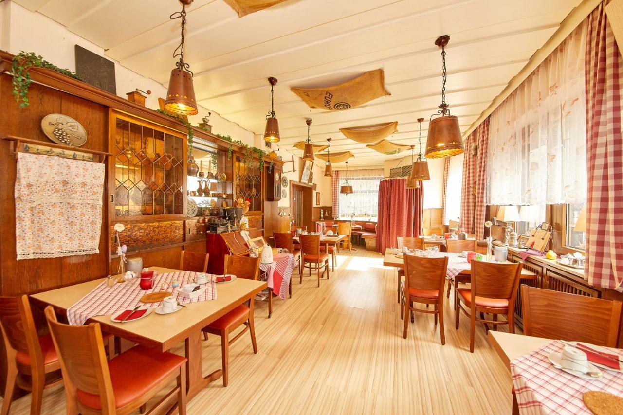 Hotel Zum Dicken Baum 马延 外观 照片