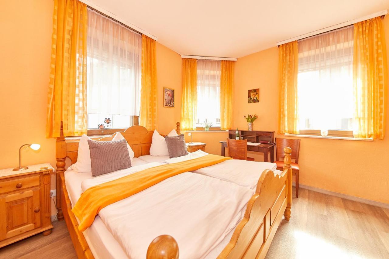 Hotel Zum Dicken Baum 马延 外观 照片