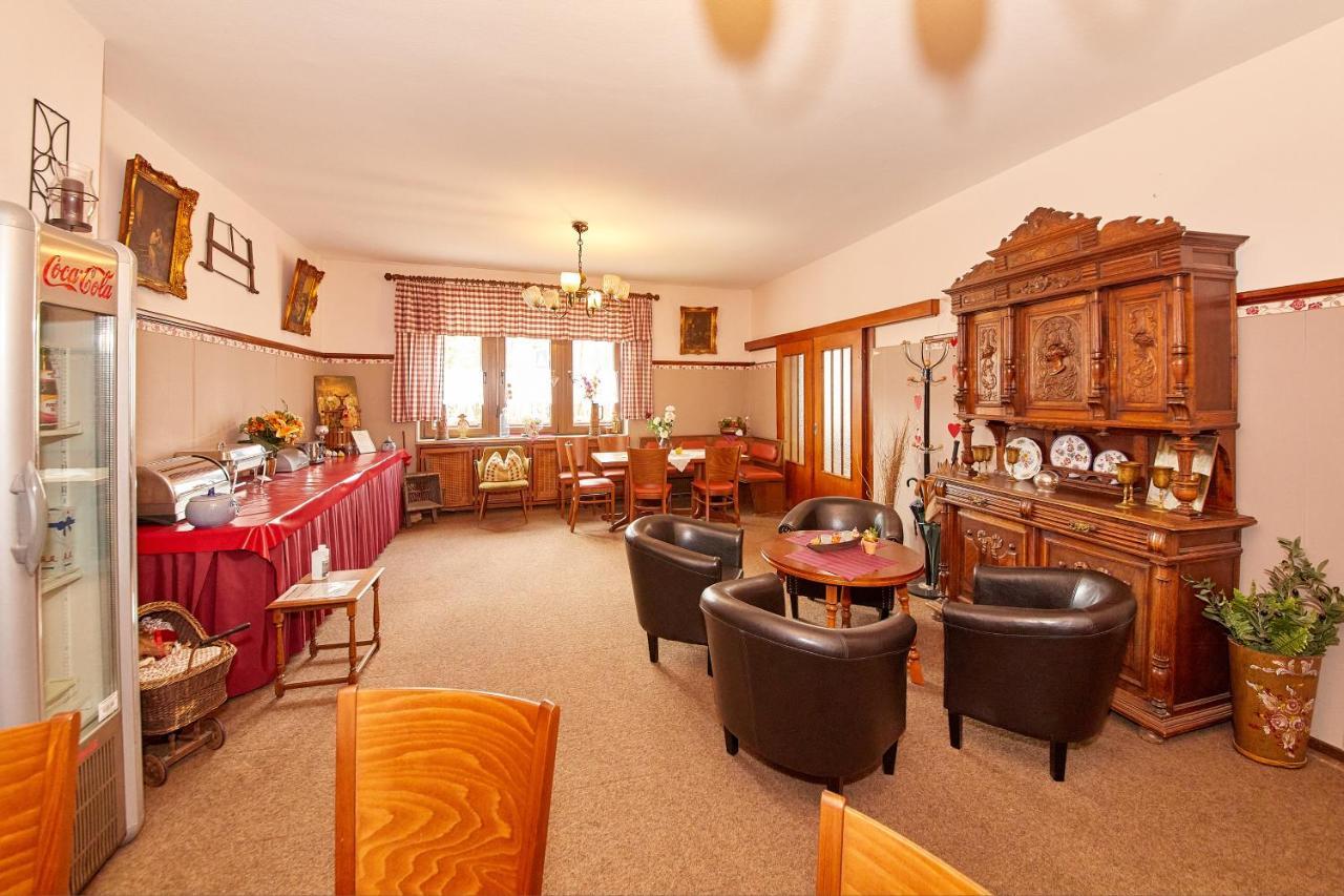 Hotel Zum Dicken Baum 马延 外观 照片